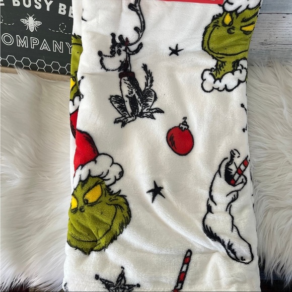 The Grinch Christmas Viral TikTok Oversized Throw 60” x 70” - Picture 1 of 5